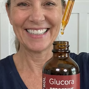Veronica, 44